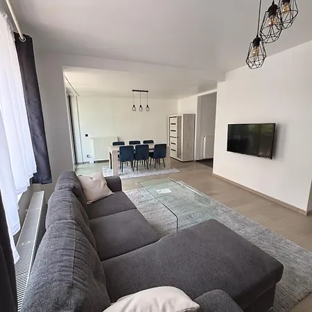 Stylish, Modern & Spacious In * 布鲁塞尔