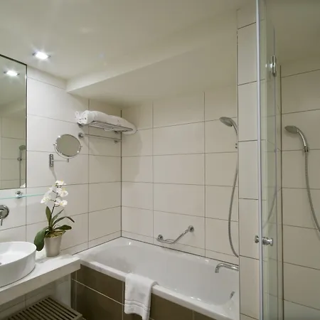 B-aparthotel Grand Place 4*