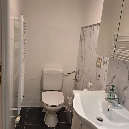 Giovanni Duplex European Quarter