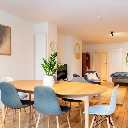 Cosy Eu - Central, Parking, Terrace Apartment