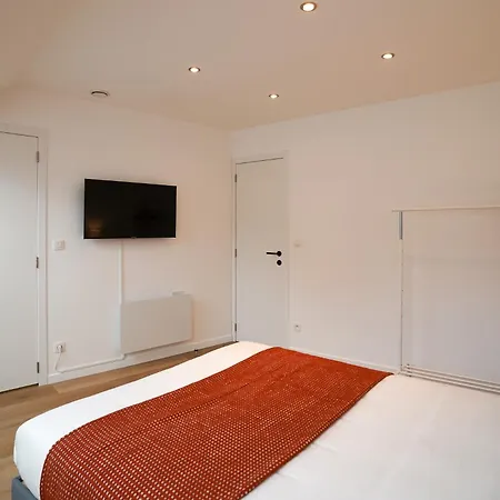 Douvres 7 * Brussels