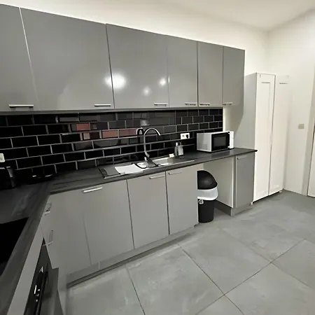 Cozy Private With Terrace & Workspace Kwatera prywatna *