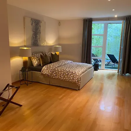 Brussels' Premier Parkside * Bruxelas