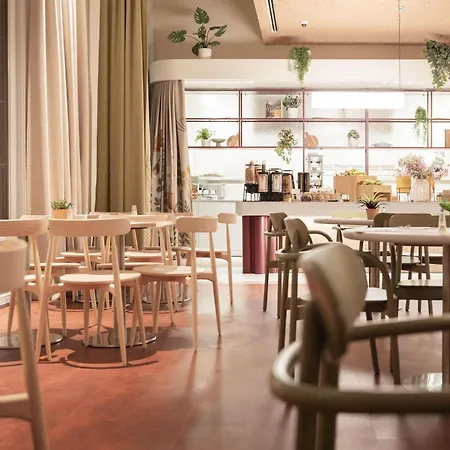 Novotel Off Grand Place 4*