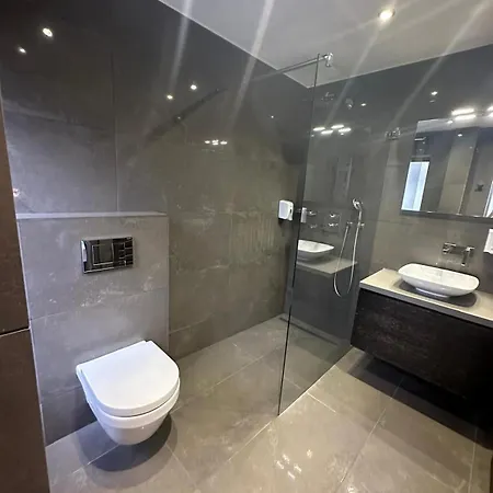 アジェンダ ルイーズ 3*