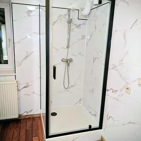 Modern Half-basement 1br Near Montgomery & Vub