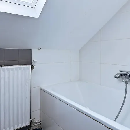 Appartement Charming Entire In Saint-gilles, *