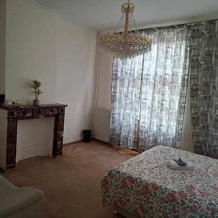 Dans Un Immeuble Pansiyon