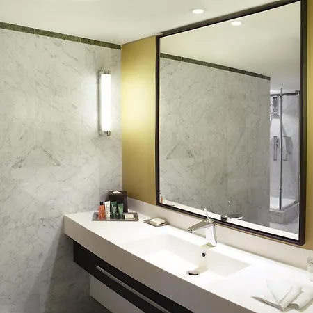 Hotell Hilton Grand Place 4*