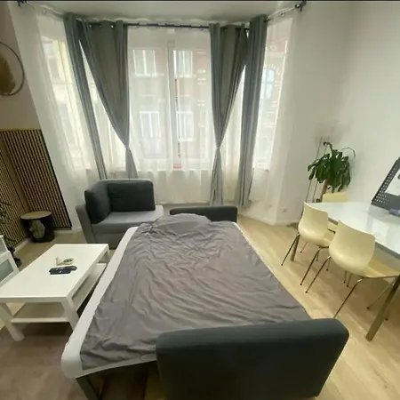 Modern In Molenbeek-saint-jean / 77 M² / Parking Lägenhet