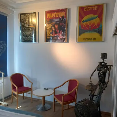 Le A Panzió *