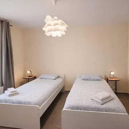 Spacious 2br Near Grand Place#2