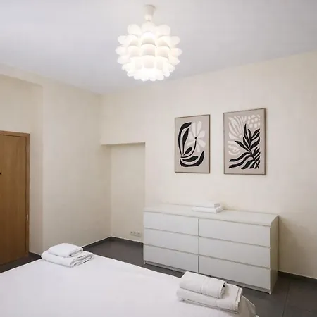 Apartment Spacious 2br Near Grand Place3