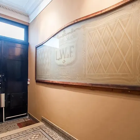 Be And Be Sablon 11 Apartament