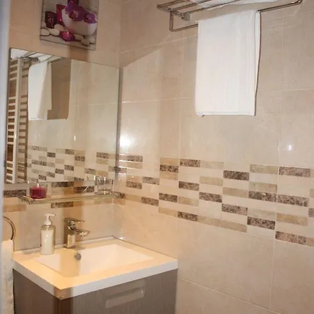 Eu فندق مبيت وإفطار