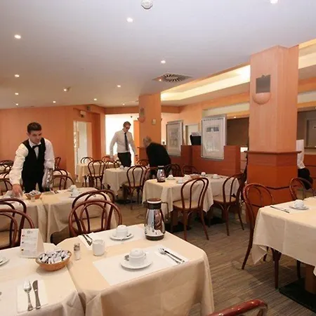 Otel Aris Grand Place 3*