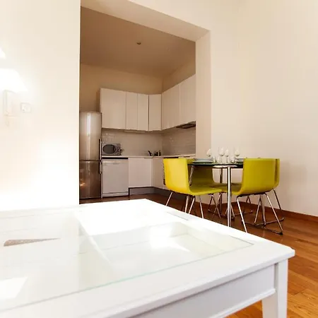 Louise Uptown Apartman *