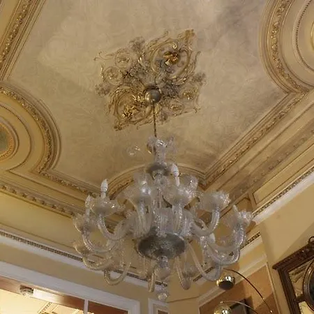 乐思布约斯酒店 2*