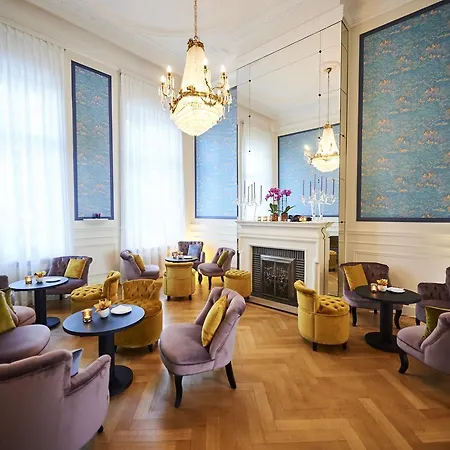 Hotel Louise 345