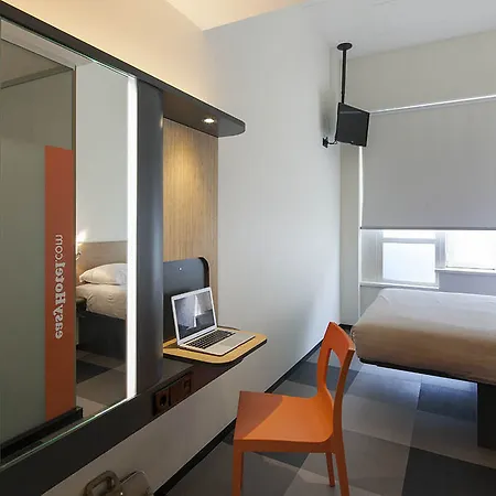 Easyhotel Centre 3* Bruxelles