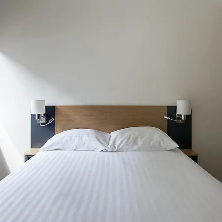 Hotel Easyhotel Centre 3*