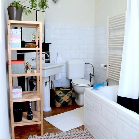 Near Horta/louise 1 Bedroom Apartamento
