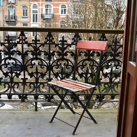 Near Horta/louise 1 Bedroom