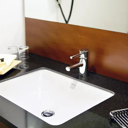 New Charlemagne Hotel