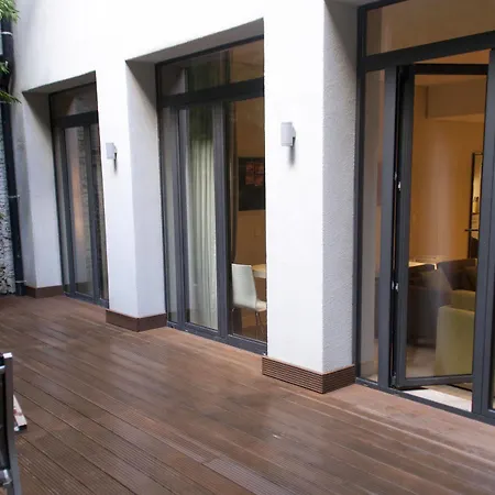 B-aparthotel Grand Place 4*