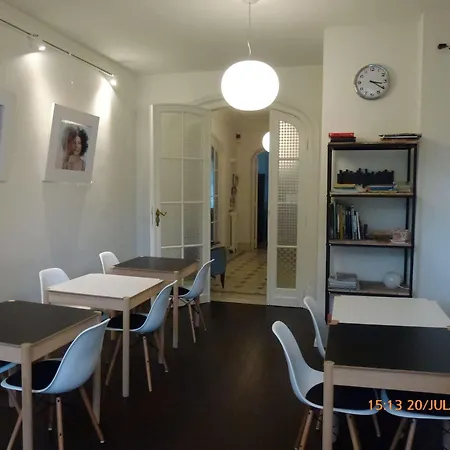 Living In Brusel, Urban 5*