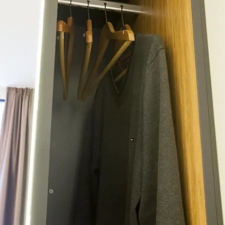 Easyhotel Centre 3*