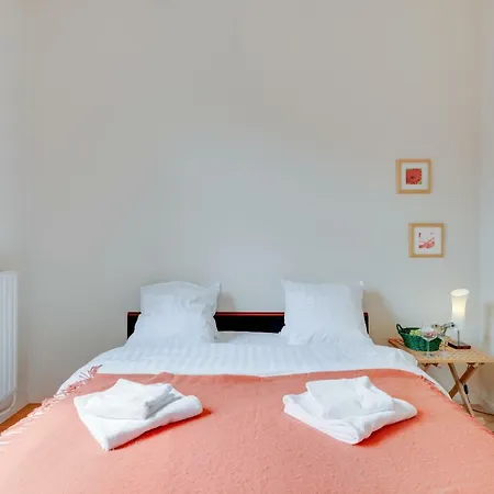 St Catherine Charming 1 Bedroom Central * 布鲁塞尔