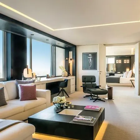 Hotel The
