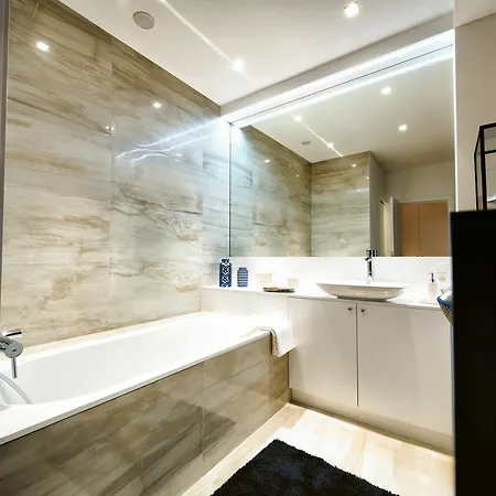 מלון דירות Charles - Grand Place 4*