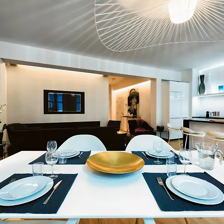 Charles - Grand Place מלון דירות 4*