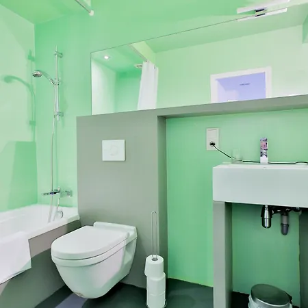 Chic Suisse Flat - Metro Louise Apartmán Brusel