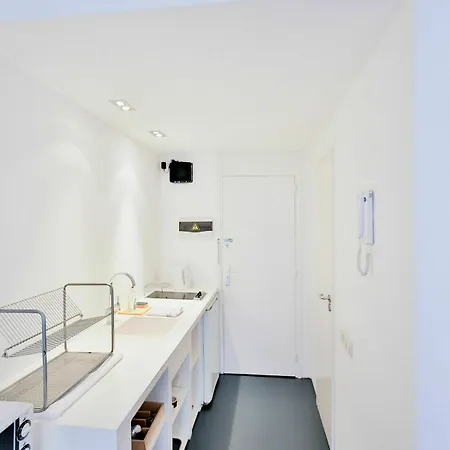 Chic Suisse Flat - Metro Louise Apartmán Brusel