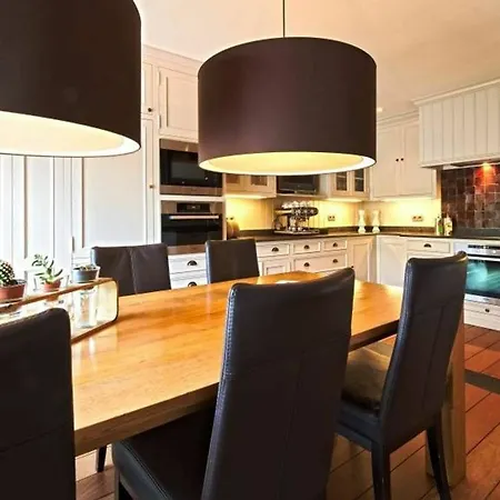 아파트 With 2 Bedrooms In Uccle, With Enclosed Garden And Wifi 브뤼셀