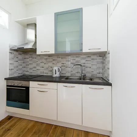 Apartmanhotel Urban Eu 2*