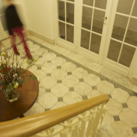 Bed & Breakfast Living In Brusel, Urban Brussels
