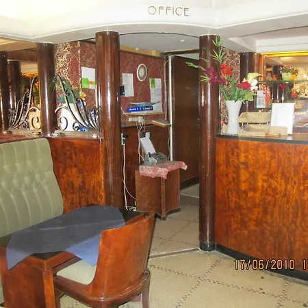 Le Grand Colombier 2*