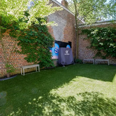 1bd With Garden Brugmann Area Bruksela