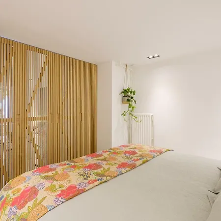 1bd With Garden Brugmann Area Bruksela