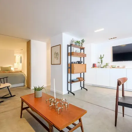 1bd With Garden Brugmann Area Bruksela