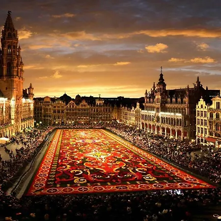 Grand Place, Only 3 Min Walk, 80M Beautiful Apartment Apartman