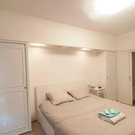Cozy Apart 1 Minute From Metro Station Διαμέρισμα *