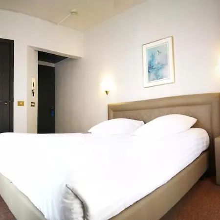 Chantecler Hotell 2*