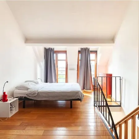 公寓 Picturesque & Bright 2 Floor With A View *