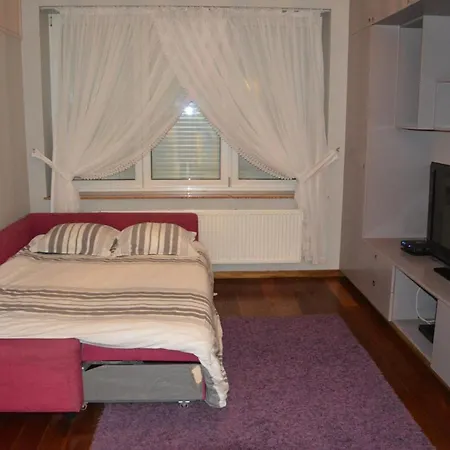 Ground Floor 2 Bedroom With Patio * Βρυξέλλες