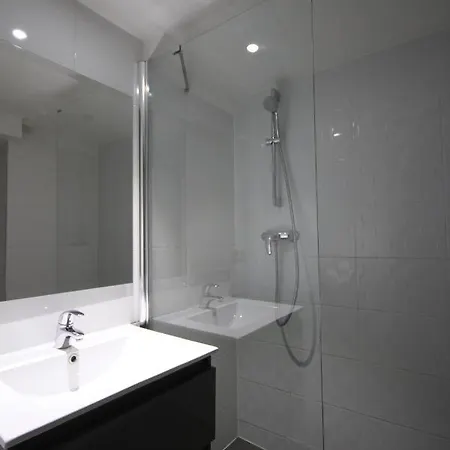 Centre 3 Chambres شقة *